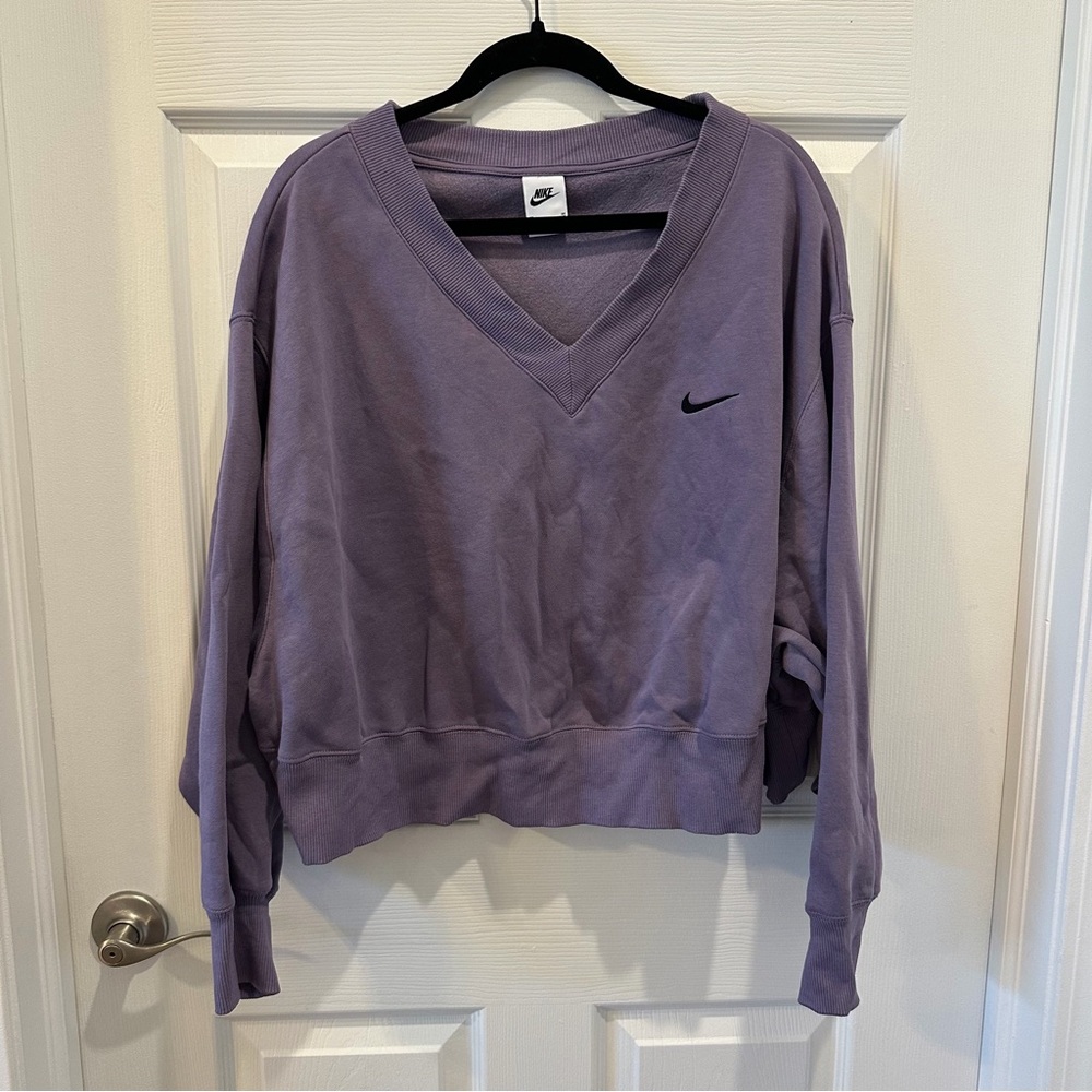 EUC Nike Women's 3X Lavender V-Neck Crop Sweatshirt
